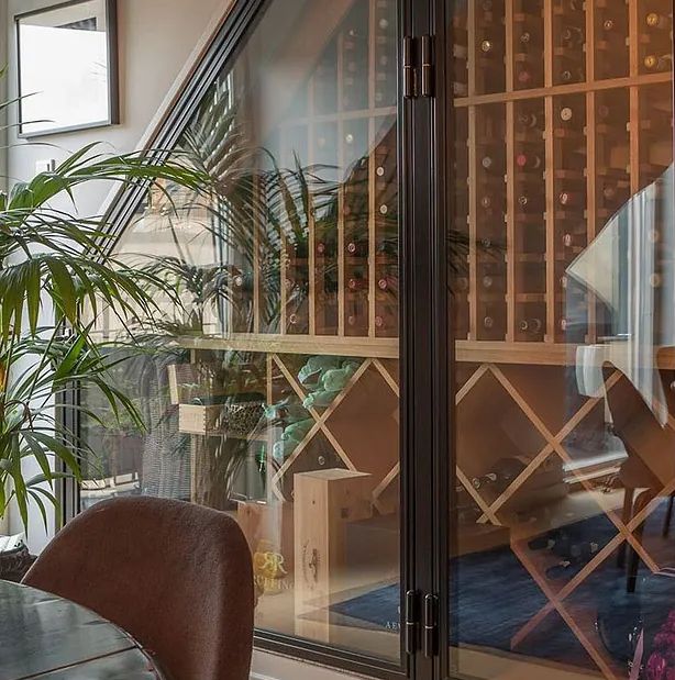 Platsbyggda möbler i Stockholm: Tidlös design och funktionalitet